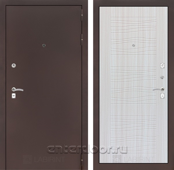 Входная металлическая дверь Лабиринт Классик 6 (Антик медный / Сандал белый)